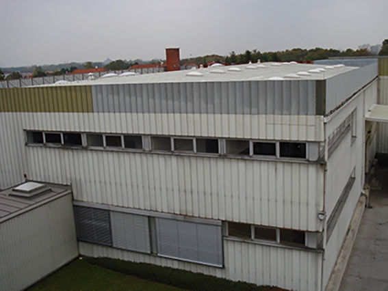 Die alte Produktionshalle vor dem Abriss 2012