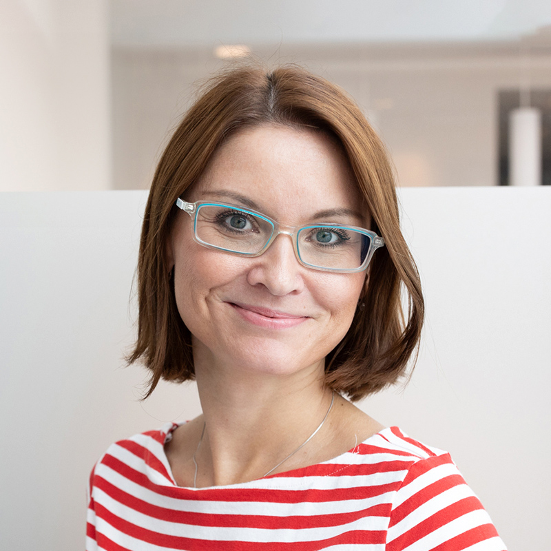 Porträt der Frau mit Brille